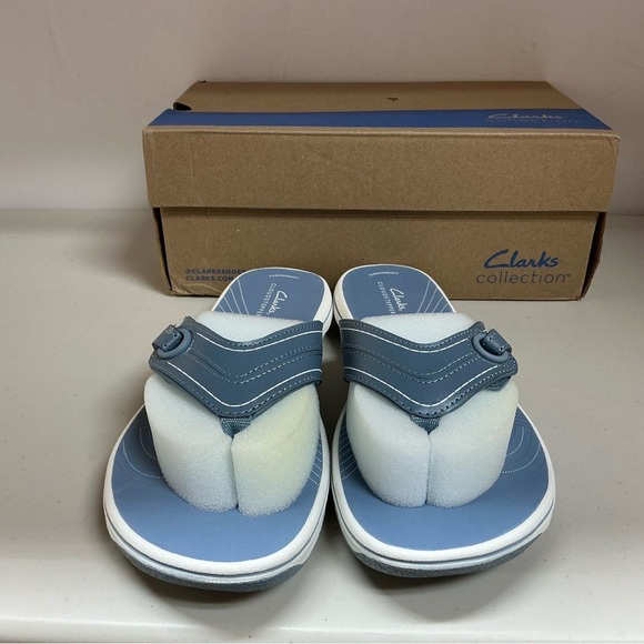 Clarks® Cloudsteppers Breeze Reyna Women's Flip Flop - Picture 2 of 2